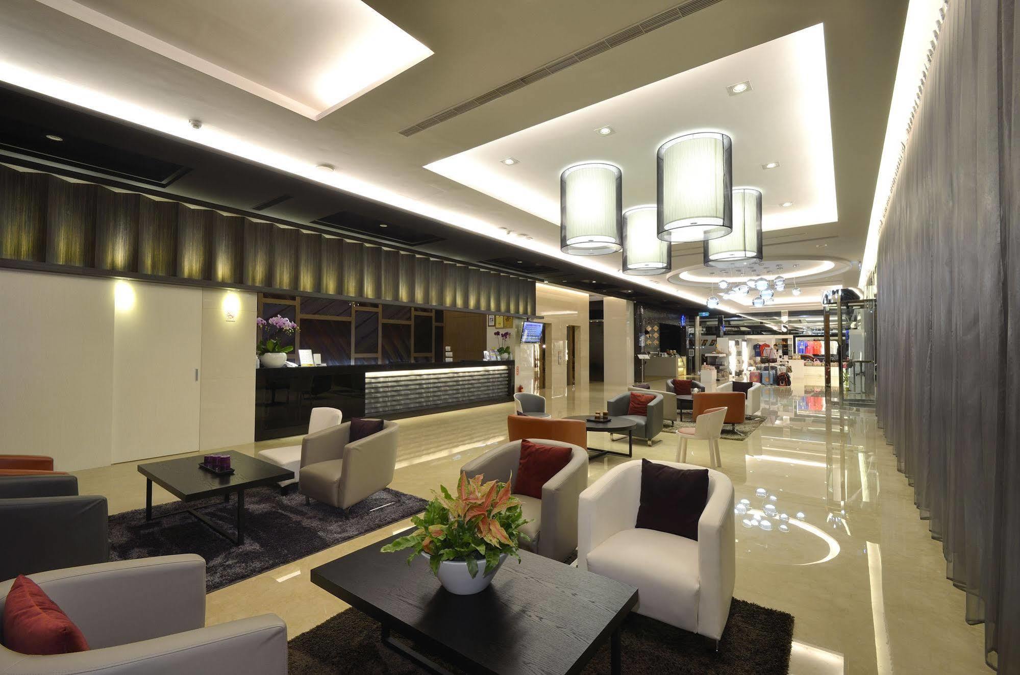Guanko Hotel Chiayi City Exterior photo