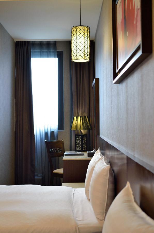 Guanko Hotel Chiayi City Exterior photo
